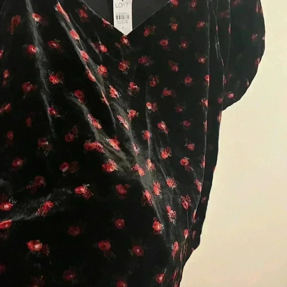 NWT LOFT Floral Velvet Puff Sleeve Blouse